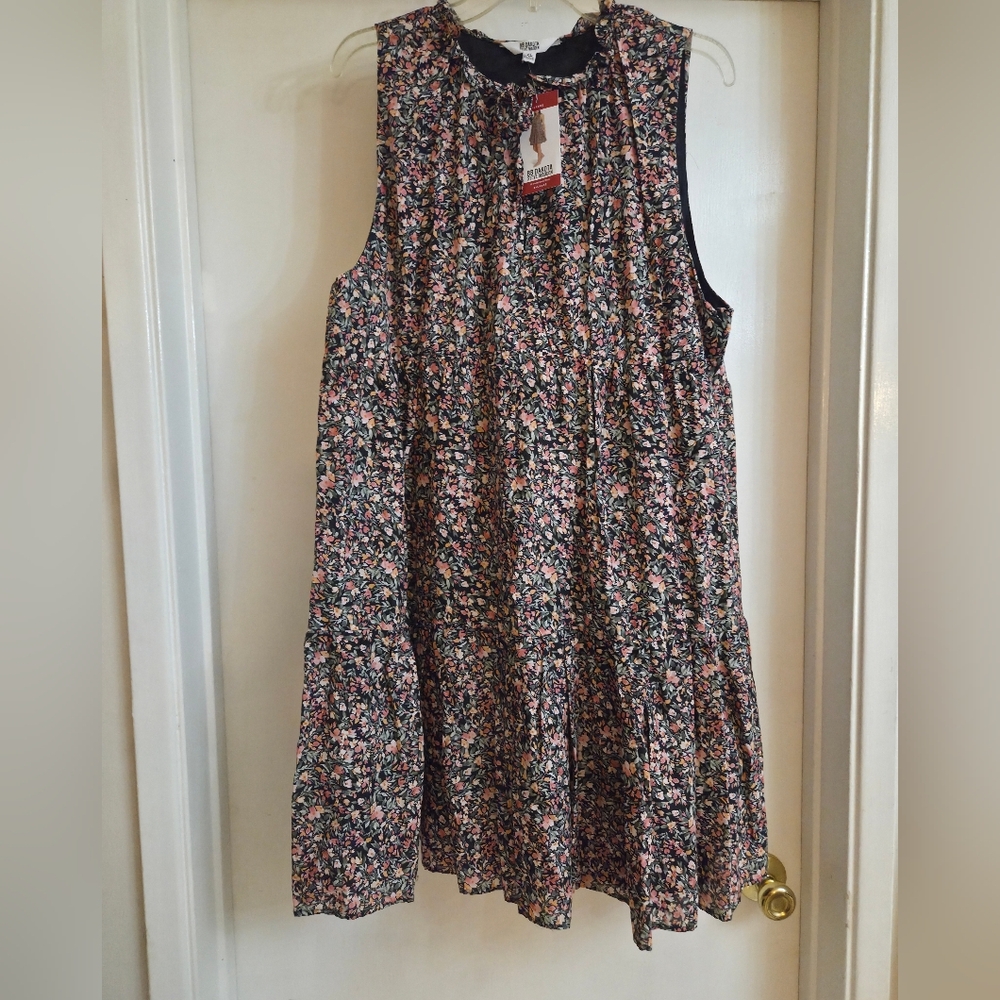 BB Dakota Steve Madden SL Tiered Floral Short Dress. Flowered Woman Spring Dress